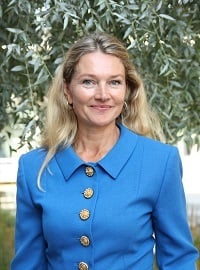 Yvonne_200_270